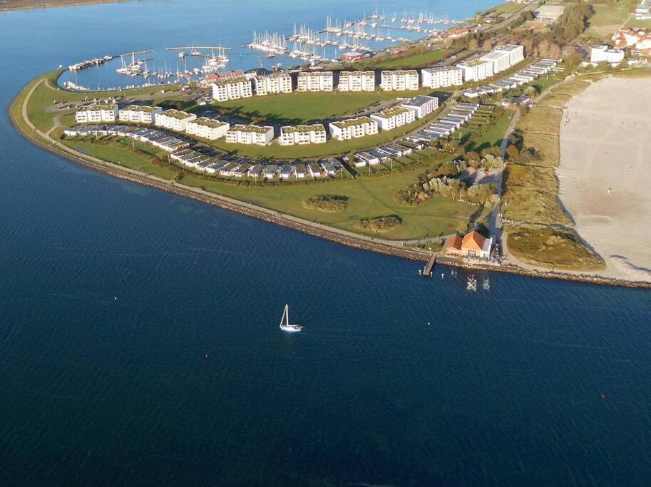 Fehmarn Burgtiefe Suedstrand Meerblick Apartment Meerzeit Exterior foto